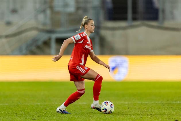 Google Pixel Frauen Bundesliga FC Carl Zeiss Jena vs FC Bayern München Jena 11 02 2026 Giulia Gwinn 7 FC Bayern München Google Pixel Frauen Bundesliga FC Carl Zeiss Jena vs FC Bayern München ad hoc arena im Ernst Abbe Sportfeld 11 02 2026 DFB REGULATIONS PROHIBIT ANY USE OF PHOTOGRAPHS AS IMAGE SEQUENCES AND OR QUASI VIDEO Copyright: xBEAUTIFULxSPORTS Duehringx
