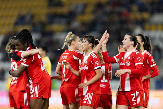 Google Pixel Womens Bundesliga FC Carl Zeiss Jena vs FC Bayern Munich Jena 11 02 2026 Giulia Gwinn 7 FC Bayern Munich and Vanessa Gilles 2 FC Bayern Munich center Google Pixel Womens Bundesliga FC Carl Zeiss Jena vs FC Bayern Munich ad hoc arena at Ernst Abbe Sportfeld 11 02 2026 DFB REGULATIONS PROHIBIT ANY USE OF PHOTOGRAPHS AS IMAGE SEQUENCES AND OR QUASI VIDEO Copyright: xBEAUTIFULxSPORTS Duehringx