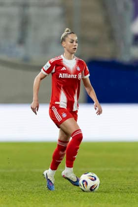 Google Pixel Frauen Bundesliga FC Carl Zeiss Jena vs FC Bayern München Jena 11 02 2026 Giulia Gwinn 7 FC Bayern München Google Pixel Frauen Bundesliga FC Carl Zeiss Jena vs FC Bayern München ad hoc arena im Ernst Abbe Sportfeld 11 02 2026 DFB REGULATIONS PROHIBIT ANY USE OF PHOTOGRAPHS AS IMAGE SEQUENCES AND OR QUASI VIDEO Copyright: xBEAUTIFULxSPORTS Duehringx