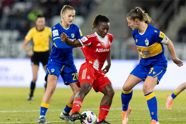 Google Pixel Womens Bundesliga FC Carl Zeiss Jena vs FC Bayern Munich Jena 11 02 2026 from left, Steffi Schmid 20 FC Carl Zeiss Jena , Bernadette Amani 15 FC Bayern Munich and Toma Ihlenburg 3 FC Carl Zeiss Jena Google Pixel Womens Bundesliga FC Carl Zeiss Jena vs FC Bayern Munich ad hoc arena at Ernst Abbe Sportfeld 11 02 2026 DFB REGULATIONS PROHIBIT ANY USE OF PHOTOGRAPHS AS IMAGE SEQUENCES AND OR QUASI VIDEO Copyright: xBEAUTIFULxSPORTS Duehringx