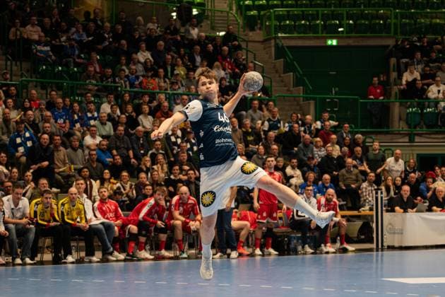 Scene with Julian Fuchs 46 Bergischer HC , Arnar Freyr Arnarsson 21 MT Melsungen , Adrian Sipos 8 MT Melsungen and Nebojsa Simic 16 MT Melsungen in the game between Bergischer HC and MT Melsungen in the DAIKIN HBL on matchday 20 in Wuppertal Julian Fuchs 46 Bergischer HC in action Copyright: xFeyzullahxGökalp feyzofsportsx