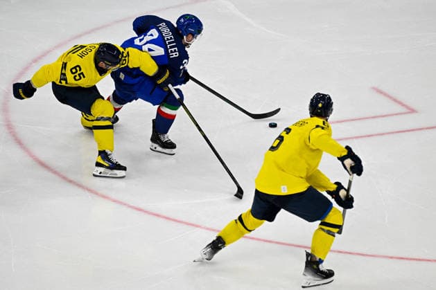 Winter Olympics - Sweden v Italy Men s Preliminary Group B Match Team Italy and Team Sweden during the Men s Preliminary Group B match between Sweden and Italy on day five of the Milano Cortina 2026 Winter Olympic Games, Olympische Spiele, Olympia, OS at Milano Santagiulia Ice hockey, Eishockey Arena on February 11, 2026 in Milan, Italy. Photo by JMP ABACAPRESS.COM Milan Italy  Copyright: xJMP ABACAx