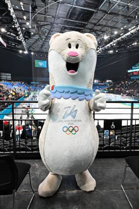 Winter Olympics - Sweden v Italy Men s Preliminary Group B Match Mascot Tina during the Men s Preliminary Group B match between Sweden and Italy on day five of the Milano Cortina 2026 Winter Olympic Games, Olympische Spiele, Olympia, OS at Milano Santagiulia Ice hockey, Eishockey Arena on February 11, 2026 in Milan, Italy. Photo by JMP ABACAPRESS.COM Milan Italy  Copyright: xJMP ABACAx