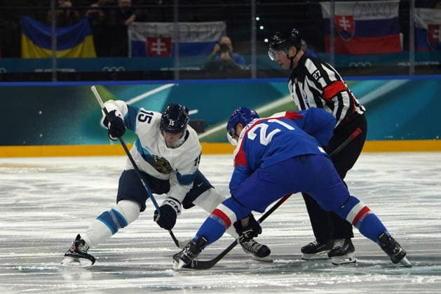 Milano Cortina, 2026 , Winter Olympic Games, Olympische Spiele, Olympia, OS Olympische Winter-Olympische spiele 2026 , Eishockey Menm Men s Preliminary Round, Finnland-Slowakei, Finland-Slowakei Ice hockey, Eishockey Arena Milano Santagiulia Anton Lundell, Finland, Finnland, FIN, Adam Ruzicka SVK Photocopyright Gladys Chai von der Laage *** Milano Cortina, 2026 , Winter Olympic Games, Olympic Winter Olympic Games 2026 , Ice Hockey Men Men s Preliminary Round, Finland Slovakia, Finland Slovakia Ice Hockey Arena Milano Santagiulia Anton Lundell, Finland, Finland, FIN, Adam Ruzicka SVK Photocopyright Gladys Chai von der Laage