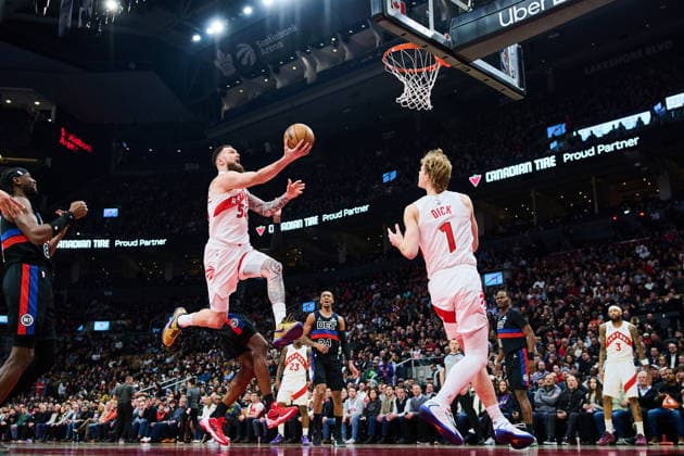 February 11, 2026, Toronto, On, Canada: Toronto Raptors Sandro Mamukelashvili (54) drives against the Detroit Pistons during first half NBA, Basketball Herren, USA basketball action in Toronto, on Wednesday, Feb. 11, 2026. Canada News - February 11, 2026  - ZUMAc35_ 20260211_zaf_c35_294 Copyright: xSammyxKoganx