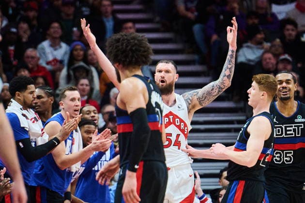 February 11, 2026, Toronto, On, Canada: Toronto Raptors Sandro Mamukelashvili (54) reacts in front of Detroit Pistons Cade Cunningham (2) during second half NBA, Basketball Herren, USA basketball action in Toronto, on Wednesday, Feb. 11, 2026. Canada News - February 11, 2026  - ZUMAc35_ 20260211_zaf_c35_303 Copyright: xSammyxKoganx