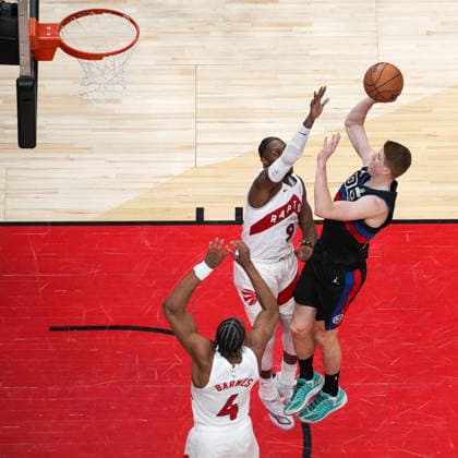 Detroit Pistons v Toronto Raptors TORONTO, CANADA - FEBRUARY 11 : Kevin Huerter (27) of Detroit Pistons in action against RJ Barrett (9) of Toronto Raptors during the NBA, Basketball Herren, USA basketball game between Detroit Pistons and Toronto Raptors at the Scotiabank Arena on February 11, 2026 in Toronto, Ontario, Canada. Mert Alper Dervis Anadolu Ontario Canada. Editorial use only. Please get in touch for any other usage.  Copyright: x2026xAnadoluxMertxAlperxDervisx