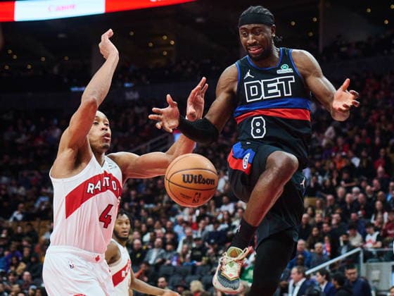 February 11, 2026, Toronto, On, Canada: Detroit Pistons Caris LeVert (8) loses the ball to Toronto Raptors Scottie Barnes (4) during second half NBA, Basketball Herren, USA basketball action in Toronto, on Wednesday, Feb. 11, 2026. Canada News - February 11, 2026  - ZUMAc35_ 20260211_zaf_c35_313 Copyright: xSammyxKoganx