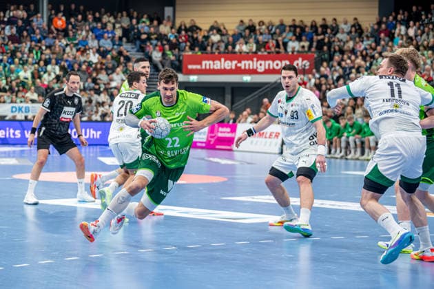 Handball Bundesliga HSG Wetzlar Füchse Berlin, 11 02 26 Jona Schoch HSG Wetzlar, 22 , Tim Freihöfer Füchse Berlin, 20 , Mijajlo Marseni Füchse Berlin, 93 , Lasse Andersson Füchse Berlin, 11 Handball Bundesliga HSG Wetzlar Füchse Berlin Wetzlar, 11 02 26 Copyright: xBEAUTIFULxSPORTS Roeczeyx