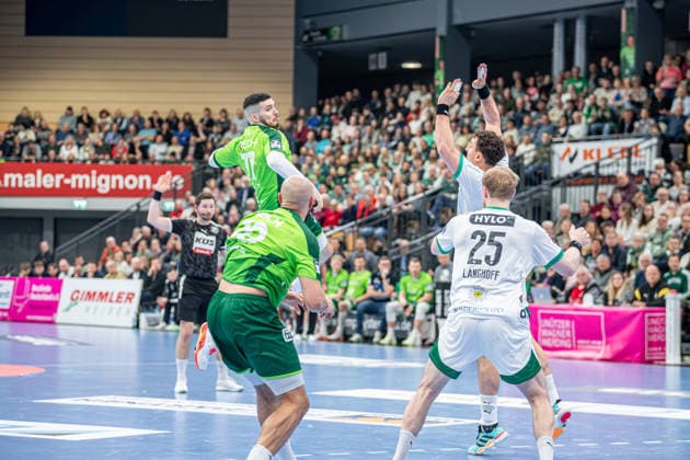 Handball Bundesliga HSG Wetzlar Füchse Berlin, 11 02 26 Stefan Cavor HSG Wetzlar, 77 , Cyrill Akakpo HSG Wetzlar, 20 , Matthes Langhoff Füchse Berlin, 25 , Lukas Herburger Füchse Berlin, 29 Handball Bundesliga HSG Wetzlar Füchse Berlin Wetzlar, 11 02 26 Copyright: xBEAUTIFULxSPORTS Roeczeyx