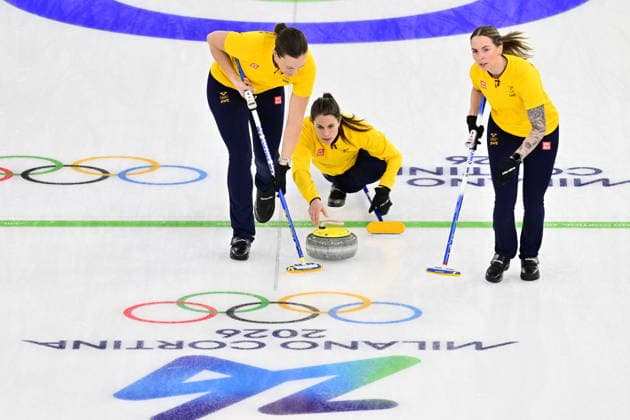 CORTINA, ITALY 20260212 Anna Hasselborg, Agnes Knochenhauer and Sofia Scharback as Sweden s team Hasselborg meets Japan in the first group stage match of the Olympic curling in Cortina. *** The image is included in the SPORTS PACKAGE. For others PAYMENT IMAGE ** CORTINA ITALY x10030x *** CORTINA, ITALY 20260212 Anna Hasselborg, Agnes Knochenhauer and Sofia Scharback as Sweden s team Hasselborg meets Japan in the first group stage match of the Olympic curling in Cortina The image is included in the SPORTS PACKAGE For others PAYMENT IMAGE CORTINA ITALY x10030x  Copyright: xJonasxEkströmer TTx 2026 OLYMPICS WOMEN S CURLING