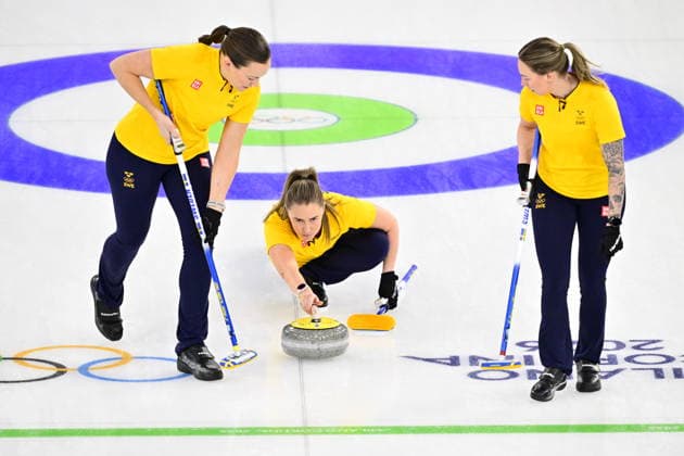 CORTINA, ITALY 20260212 Sweden s team Hasselborg meets Japan in the first group stage match of the Olympic curling in Cortina. CORTINA ITALY x10030x *** CORTINA, ITALY 20260212 Sweden s team Hasselborg meets Japan in the first group stage match of the Olympic curling in Cortina CORTINA ITALY x10030x  Copyright: xJonasxEkströmer TTx OS 2026 CURLING DAMER