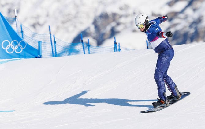 OLYMPICS - Winter Olympic Games, Olympische Spiele, Olympia, OS Milano Cortina 2026 LIVIGNO,ITALY,12.FEB.26 - OLYMPICS, SNOWBOARD - Winter Olympic Games Milano Cortina 2026, Snowboard Cross, men, qualification. Image shows Jake Vedder (USA).  GEPAxpictures xHaraldxSteiner