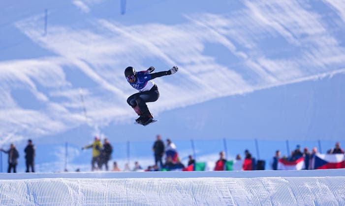(260212) -- LIVIGNO, Feb. 12, 2026 -- Lukas Pachner of Austria competes during the snowboard men s cross seeding run at the Milan-Cortina 2026 Olympic Winter games, Winterspiele,Spiele, Summer games in Livigno, Italy, Feb. 12, 2026. ) (MICO2026)ITALY-LIVIGNO-OLYMPIC WINTER GAMES-SNOWBOARD-MEN S CROSS-SEEDING RUN WuxHuiwo 