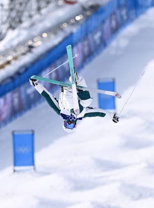 2026 WINTER Olympic Games, Olympische Spiele, Olympia, OS Cooper Woods of Australia in action during the Freestyle Skiing Men s Moguls finals at Livigno Snow Park on day 7 of the 2026 Milano Cortina Winter Olympic Games in Italy, Thursday, February 12, 2026. ( NO ARCHIVING, EDITORIAL USE ONLY MILANO LOMBARDY ITALY  Copyright: xDANxHIMBRECHTSx 20260212155465775980