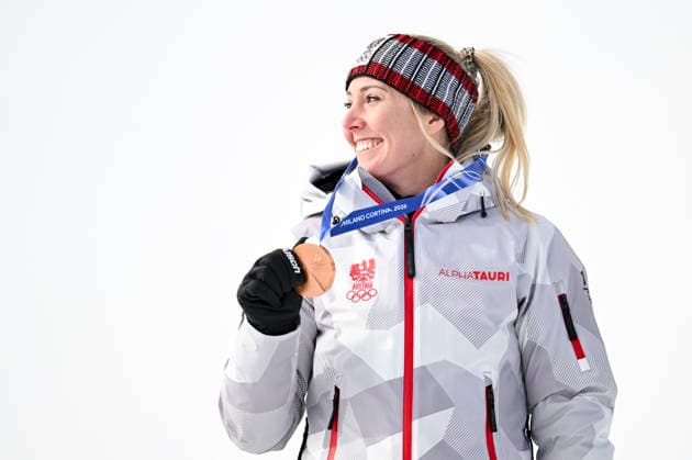 OLYMPICS - Winter Olympic Games, Olympische Spiele, Olympia, OS Milano Cortina 2026 CORTINA D AMPEZZO,ITALY,12.FEB.26 - OLYMPICS, ALPINE SKIING - Winter Olympic Games Milano Cortina 2026, Super G, women, medal ceremony. Image shows the rejoicing of Cornelia Huetter (AUT). Keywords: medal.  GEPAxpictures xAlexanderxSolc