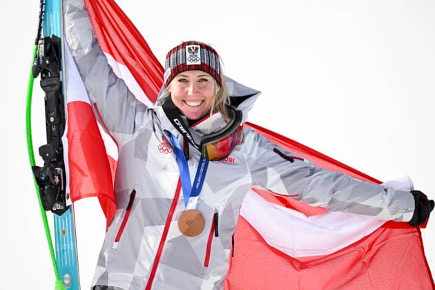 OLYMPICS - Winter Olympic Games, Olympische Spiele, Olympia, OS Milano Cortina 2026 CORTINA D AMPEZZO,ITALY,12.FEB.26 - OLYMPICS, ALPINE SKIING - Winter Olympic Games Milano Cortina 2026, Super G, women, medal ceremony. Image shows the rejoicing of Cornelia Huetter (AUT). Keywords: medal.  GEPAxpictures xAlexanderxSolc