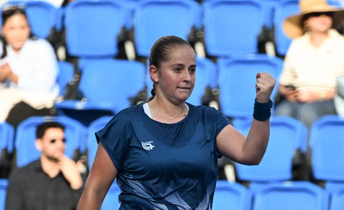 Qatar TotalEnergies Open 2026 - Day Five DOHA, QATAR FEBRUARY 12: Jelena Ostapenko of Latvia competes against Elisabetta Cocciaretto of Italy in the quarterfinals on Day Five of the Qatar TotalEnergies Open, part of the Hologic WTA, Tennis Damen Tour, at the Khalifa International Tennis and Squash Complex on February 12, 2026 in Doha, Qatar. Doha Qatar  Copyright: xArturxWidakx originalFilename:widak-qatartot260212_np8aP.jpg
