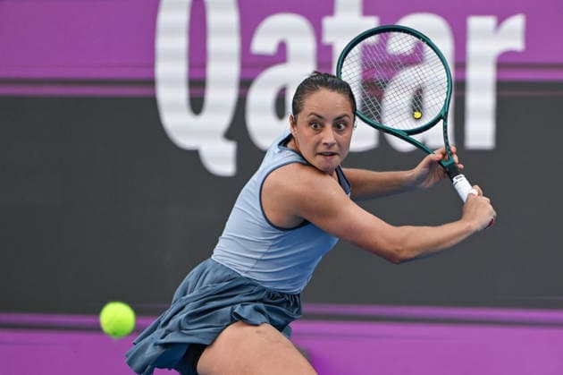 Qatar TotalEnergies Open 2026 - Day Five DOHA, QATAR FEBRUARY 12: Elisabetta Cocciaretto of Italy competes against Jelena Ostapenko of Latvia in the quarterfinals on Day Five of the Qatar TotalEnergies Open, part of the Hologic WTA, Tennis Damen Tour, at the Khalifa International Tennis and Squash Complex on February 12, 2026 in Doha, Qatar. Doha Qatar  Copyright: xArturxWidakx originalFilename:widak-qatartot260212_nphbE.jpg