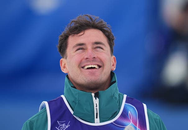 February 12, 2026, Livigno, Aarhus, Italy: COOPER WOODS celebrates winning gold during the Men s Moguls finals, Milano Cortina 2026 Winter Olympic Games, Olympische Spiele, Olympia, OS at Livigno Air Park Livigno Italy - ZUMAp228 20260212_zsp_p228_026 Copyright: xUlrikxPedersenx
