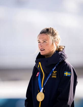 260212 Gold medalist Frida Karlsson of Sweden on the podium after the women s 10km free technique individual start cross-country skiing race during day 6 of the 2026 Winter Olympics on February 12, 2026 in Val di Fiemme. Photo: Maxim Thore BILDBYRAN kod MT MT0975 skidor cross-country skiing langrenn Olympic Games, Olympische Spiele, Olympia, OS olympics winter olympics os ol olympiska spel vinter-os olympiske leker milano cortina 2026 milan cortina 2026 milano cortina 2026 olympic games milano cortina 2026 winter olympic games milano cortina-os milano cortina-ol vinter-ol 6 bbeng individuell start 10 km Sweden sverige jubel Gold guld medal medalj *** 260212 Gold medalist Frida Karlsson of Sweden on the podium after the women s 10km free technique individual start cross country skiing race during day 6 of the 2026 Winter Olympics on February 12, 2026 in Val di Fiemme Photo Maxim Thore BILDBYRAN kod MT MT0975 skidor cross country skiing langrenn olympic games olympics winter olympics os ol olympiska spel vinter os olympiske leker milano cortina 2026 milan cortina 2026 milano cortina 2026 olympic games milano cortina 2026 winter olympic games milano cortina os milano cortina ol vinter ol 6 bbeng individuell start 10 km Sweden sverige jubel Gold guld medal medalj  Copyright: MAXIMxTHORE BB260212MT093