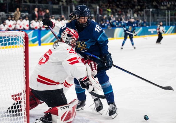 260212 goaltender Ann-Renee Desbiens of Canada and Jenniina Nylund of Finland in the women s Ice hockey, Eishockey game between Finland and Canada during day 6 of the 2026 Winter Olympics on February 12, 2026 in Milan. Photo: Emma Wallskog BILDBYRAN kod EW EW0630 ishockey ice hockey Olympic Games, Olympische Spiele, Olympia, OS olympics winter olympics os ol olympiska spel vinter-os olympiske leker milano cortina 2026 milan cortina 2026 milano cortina 2026 olympic games milano cortina 2026 winter olympic games milano cortina-os milano cortina-ol vinter-ol 6 bbeng dam kanada canada finland *** 260212 goaltender Ann Renee Desbiens of Canada and Jenniina Nylund of Finland in the women s ice hockey game between Finland and Canada during day 6 of the 2026 Winter Olympics on February 12, 2026 in Milan Photo Emma Wallskog BILDBYRAN kod EW EW0630 ishockey ice hockey olympic games olympics winter olympics os ol olympiska spel vinter os olympiske leker milano cortina 2026 milan cortina 2026 milano cortina 2026 olympic games milano cortina 2026 winter olympic games milano cortina os milano cortina ol vinter ol 6 bbeng dam kanada canada finland  Copyright: EMMAxWALLSKOG BB260212EW052