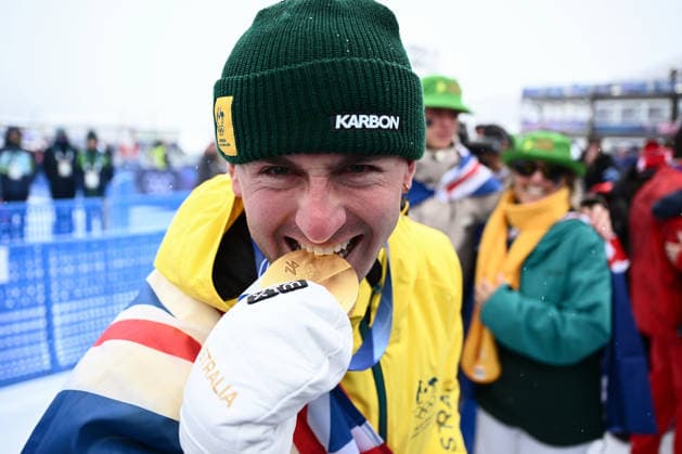 2026 WINTER Olympic Games, Olympische Spiele, Olympia, OS Cooper Woods of Australia celebrates after winning Gold in the Men™s Moguls finals at the Livigno Aerials and Moguls Park on day 6 of the 2026 Milano Cortina Winter Olympic Games in Livigno, Italy, Wednesday, February 11, 2026. ( NO ARCHIVING, EDITORIAL USE ONLY LIVIGNO SONDRIO ITALY  Copyright: xDANxHIMBRECHTSx 20260213129802062569