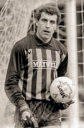 890422 Football, English Football League First Division 1988-1989, Derby County - Sheffield Wednesday: Derbys goalkeeper Peter Shilton. Photo: BILDBYRAN D160_05 D160_05 scanx football soccer fotboll division one division 1 first division england barclays league div 1 arsenal coventry engelska ligan dia bbeng season 1988-1989 1988-89 1988 89 1989 88-89 88 89 Derby County Sheffield Wednesday rams owls *** 890422 Football, English Football League First Division 1988 1989, Derby County Sheffield Wednesday Derbys goalkeeper Peter Shilton Photo BILDBYRAN D160 05 D160 05 scanx football soccer fotboll division one division 1 first division england barclays league div 1 arsenal coventry english league dia bbeng season 1988 1989 1988 89 1988 89 1989 88 89 88 89 Derby County Sheffield Wednesday rams owls  Copyright: BILDBYRAN BB890422BB042