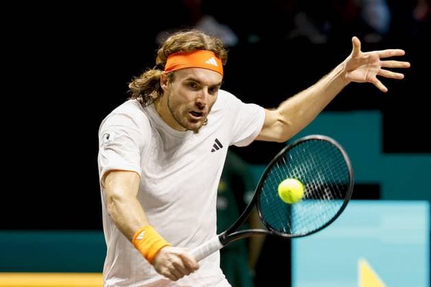 ROTTERDAM - Stefanos Tsitsipas (Greece) in action against Botic van de Zandschulp (Netherlands) on the fourth day of the ABN AMRO tennis tournament in Ahoy Rotterdam. BAS CZERWINSKI ANP xVIxANPxSportx xxANPxIVx 550462000 originalFilename: 550462000.jpg