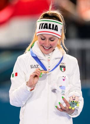 260212 Gold medalist Francesca Lollobrigida of Italy on the podium after the women s 5000 meter Speed skating, Eisschnelllauf during day 6 of the 2026 Winter Olympics on February 12, 2026 in Milan. Photo: Emma Wallskog BILDBYRAN kod EW EW0631 skridskor speed skating Olympic Games, Olympische Spiele, Olympia, OS olympics winter olympics os ol olympiska spel vinter-os olympiske leker milano cortina 2026 milan cortina 2026 milano cortina 2026 olympic games milano cortina 2026 winter olympic games milano cortina-os milano cortina-ol vinter-ol 6 bbeng dam medal medalj Gold guld *** 260212 Gold medalist Francesca Lollobrigida of Italy on the podium after the women s 5000 meter speed skating during day 6 of the 2026 Winter Olympics on February 12, 2026 in Milan Photo Emma Wallskog BILDBYRAN code EW EW0631 skates speed skating olympic games olympics winter olympics os ol olympic games winter os olympic games milano cortina 2026 milan cortina 2026 milano cortina 2026 olympic games milano cortina 2026 winter olympic games milano cortina os milano cortina ol winter ol 6 bbeng dam medal medal Gold  Copyright: EMMAxWALLSKOG BB260212EW112