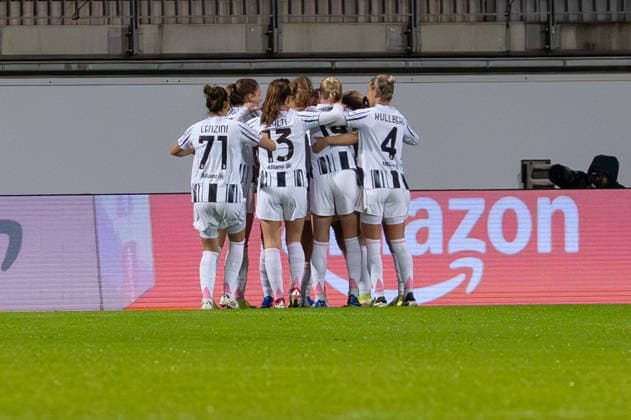 Germany, Football, UEFA, Womens Champions League, Play Offs 5 12 2025 2026 VfL Wolfsburg Juventus Turin on 12 02 in Wolfsburg AOK Stadion Goal Goal celebration Ana Capeta Juventus Turin 7 Lia Wälti Juventus Turin 13 Martina Lenzini Juventus Turin 71 Emma Kullberg Juventus Turin 4 Copyright: xSvenxHeidmannx