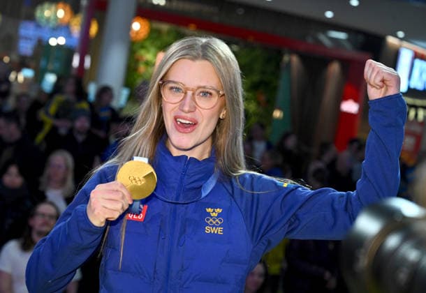 STOCKHOLM, SWEDEN 20260212 Isabella Wrana, the new Olympic gold medalist in mixed curling at the Winter Olympics in Cortina, is celebrated at the Olympiafestivalen in Westfield Mall of Scandinavia, Solna. STOCKHOLM SWEDEN x10090x *** STOCKHOLM, SWEDEN 20260212 Isabella Wrana, the new Olympic gold medalist in mixed curling at the Winter Olympics in Cortina, is celebrated at the Olympiafestivalen in Westfield Mall of Scandinavia, Solna STOCKHOLM SWEDEN x10090x  Copyright: xClaudioxBresciani TTx GOLD MEDALIST ISABELLA WRANA IS CELEBRATED
