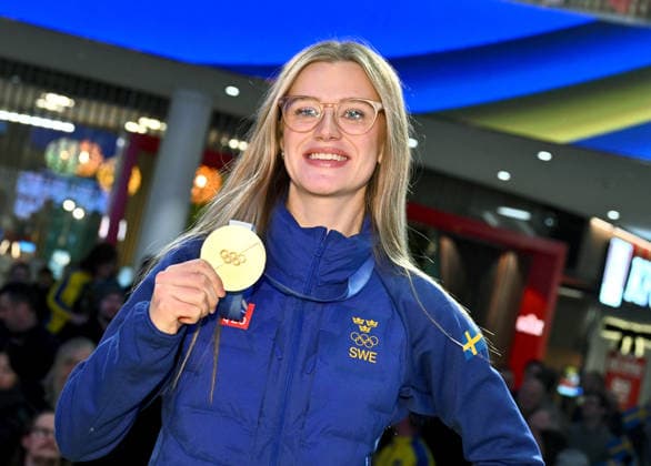 STOCKHOLM, SWEDEN 20260212 Isabella Wrana, the new Olympic gold medalist in mixed curling at the Winter Olympics in Cortina, is celebrated at the Olympiafestivalen in Westfield Mall of Scandinavia, Solna. STOCKHOLM SWEDEN x10090x *** STOCKHOLM, SWEDEN 20260212 Isabella Wrana, the new Olympic gold medalist in mixed curling at the Winter Olympics in Cortina, is celebrated at the Olympiafestivalen in Westfield Mall of Scandinavia, Solna STOCKHOLM SWEDEN x10090x  Copyright: xClaudioxBresciani TTx GOLD MEDALIST ISABELLA WRANA IS CELEBRATED
