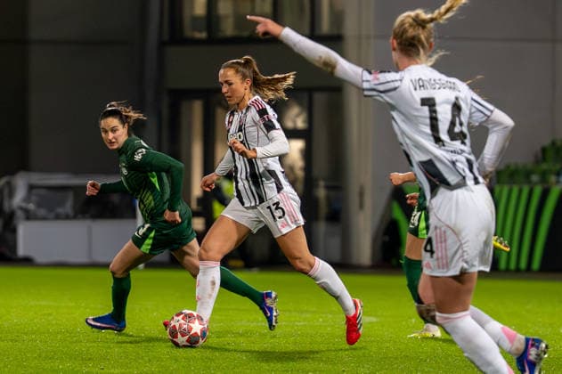 Germany, Football, UEFA, Womens Champions League, Play Offs 5 12 2025 2026 VfL Wolfsburg Juventus Turin on 12 02 in Wolfsburg AOK Stadium Lia Wälti Juventus Turin 13 Copyright: xSvenxHeidmannx
