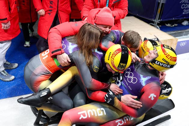 Olympische Winterspiele Milano Cortina 2026 Rennrodeln Team Staffel am 12.02.2026 im Cortina Sliding Centre in Cortina d™Ampezzo Team Deutschland gewinnt die Gold Medaille *** Olympic Winter Games Milano Cortina 2026 Luge Team Relay on 12 02 2026 at the Cortina Sliding Center in Cortina d™Ampezzo Team Germany wins the gold medal xMSx