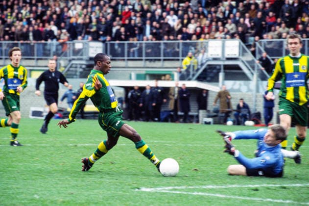 Archival image. 12th February 2026 It was announced today that the Dutch Public Prosecution Service is demanding a three year custodial sentence against former footballer Romeo Castelen for money laundering. As well as the Dutch national team, Nationalteam Castelen played for Feyenoord and HSV in his career. The Hague (Den Haag) The Netherlands 15th February 2024 2003 2004 Dutch Eredivisie game ADO Den Haag vs Feyenoord Rotterdam in the Zuiderpark stadion. The game ends in a 2-2 draw. Romeo Castelen - ADO voetbal,