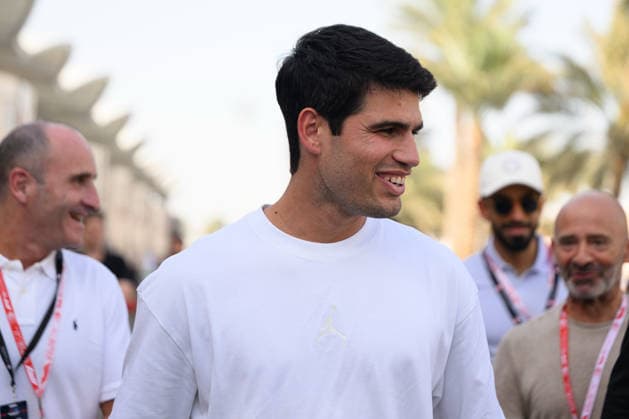 Formula 1 Testing in Bahrain - Day 2 Carlos Alcaraz, a Spanish tennis player, is present during Testing Day 2 of the Formula 1 Pre-Season Testing 1 in Sakhir, Bahrain, on February 12, 2026. Bahrain Bahrain  Copyright: xAhmadxAlShehabx originalFilename:alshehab-formula1260212_nppWa.jpg