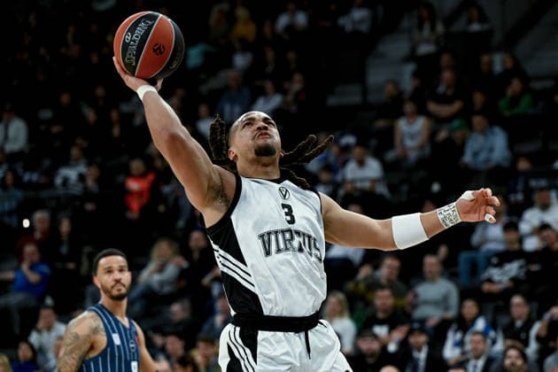 Anadolu Efes v Virtus Bologna - EuroLeague ISTANBUL, TURKIYE - FEBRUARY 12: Carsen Edwards of Virtus Bologna during the EuroLeague Week 28 game between Anadolu Efes and Virtus Bologna at the Turkcell Basketball Development Center in Istanbul, Turkiye, on February 12, 2026. Ahmet Okatali Anadolu Istanbul Turkey. Editorial use only. Please get in touch for any other usage.  Copyright: x2026xAnadoluxAhmetxOkatalix