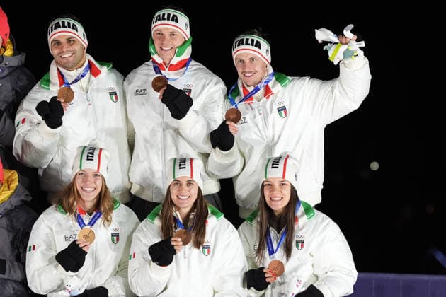 Italy s bronze medalists Verena Hofer, Simon Kainzwaldner, Marion Oberhofer, Andrea Voetter, Emanuel Rieder and Dominik Fischnaller during the Luge Team Relay at the Milano Cortina 2026 Winter Olympics, in Cortina (Italy) February 12, 2026 (Photo Davide Spada LaPresse)  Copyright: xDavidexSpada LaPressex