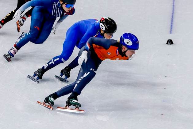 Xandra Velzeboer of the Netherlands and Arianna Fontana of Italy Women s 500m Quarterfinals, Milano Cortina 2026 Winter Olympics: Day 6, Short Track Speed skating, Eisschnelllauf - Milano Cortina 2026 Winter Olympics: Day 6, Milano Speed Skating Stadium, February 12, 2026, Milan, Italy.