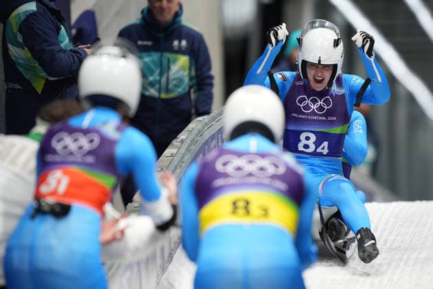 Italy s celebrates Verena Hofer, Simon Kainzwaldner, Marion Oberhofer, Andrea Voetter, Emanuel Rieder and Dominik Fischnaller during the Luge Team Relay at the Milano Cortina 2026 Winter Olympics, in Cortina (Italy) February 12, 2026 (Photo Davide Spada LaPresse)  Copyright: xDavidexSpada LaPressex