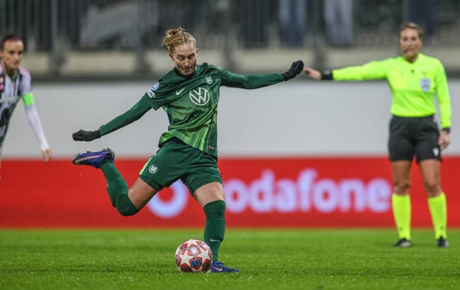 GER, Wolfsburg, VfL Wolfsburg vs Juventus Turin, WomenÂs Champions League, Football, UEFA, Season 2025 2026, AOK Arena, Playoffs, First leg in picture Janina Minge VfL Wolfsburg Women 6 scores from penalty kick DFB DFL REGULATIONS PROHIBIT ANY USE OF PHOTOGRAPHS AS IMAGE SEQUENCES AND OR QUASI VIDEO, 12 02 2026 Copyright: HMBxMedia HendrikxHamelau
