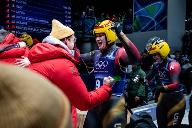 Dajana Eitberger Magdalena Matschina ( Deutschland ) jubeln mit Felix Loch, Luge Team Relay, Milano Cortina 2026 Olympic Games, Olympische Spiele, Olympia, OS 12-02-2026 *** Dajana Eitberger Magdalena Matschina Germany cheering with Felix Loch, Luge Team Relay, Milano Cortina 2026 Olympic Games 12 02 2026 Copyright: HMBxMedia MarcxNiemeyer