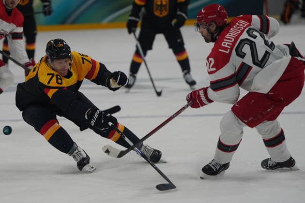 Milano Cortina, 2026 , Winter Olympic Games, Olympische Spiele, Olympia, OS Olympische Winter-Olympische spiele 2026 , Icehockey, Eishockey Männer, Men s Preliminary Round, Vorrunde, Deutschland vs Dänemark, Germany vs Denmark , ce Hockey Arena Milano Mailand nico sturm, Deutschland, Germany, markus lauridsen denmark Photocopyright Gladys Chai von der Laage *** Milano Cortina, 2026 , Winter Olympic Games, Winter Olympic Games 2026 , Icehockey, Icehockey Men, Men s Preliminary Round, Preliminary Round, Germany vs Denmark, Germany vs Denmark , ce Hockey Arena Milano Milano nico sturm, Germany, Germany, markus lauridsen denmark Photocopyright Gladys Chai von der Laage