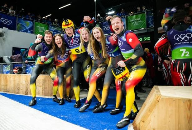 MILANO CORTINA 2026 - OLYMPISCHE WINTERSPIELE - CORTINA D™AMPEZZO - RODELN - TEAM-STAFFEL ** NUR FÜR REDAKTIONELLE ZWECKE ** EDITORIAL USE ONLY **<p>12 02 2026-Cortina d™Ampezzo: Olympische Winterspiele Milano Cortina 2026 Rodeln Cortina Sliding Centre Event: Team-Staffel im Foto: ( Italien Venetien Cortina d™Ampezzo Copyright: SaschaxFromm *** MILANO CORTINA 2026 OLYMPIC WINTER GAMES CORTINA D™AMPEZZO LUNGING TEAM RELAY FOR EDITORIAL PURPOSES ONLY EDITORIAL USE ONLY p 12 02 2026 Cortina d™Ampezzo Olympic Winter Games Milano Cortina 2026 Luge Cortina Sliding Centre Event Team Relay in photo Italy Veneto Cortina d™Ampezzo Copyright SaschaxFromm Copyright: SaschaxFromm doc84jr0dm3lbkybb43irz ,EDITORIAL USE ONLY
