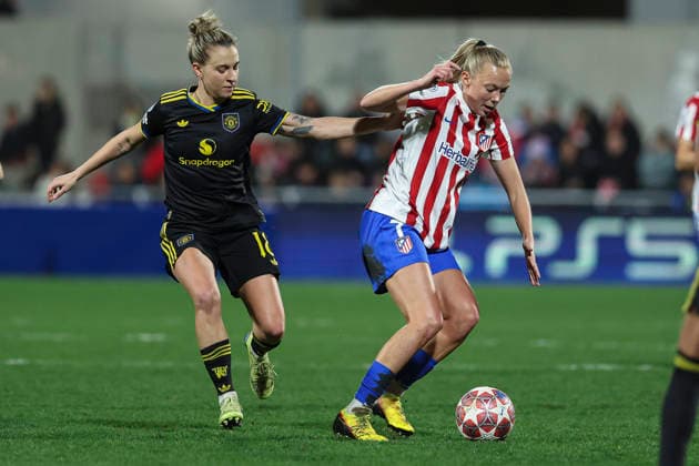 February 12, 2026, Alcala De Henares, Madrid, SPAIN: Julia Zigiotti Olme of Manchester United, ManU and Synne Jensen of Atletico de Madrid in action during the UEFA Women s Champions League KO play-offs 1st leg match between Atletico de Madrid and Manchester United at Centro Deportivo Alcala de Henares, on February 12, 2026, in Alcala de Henares, Madrid, Spain. Atletico De Madrid V Manchester United - Champions League - ZUMAa181 20260212_zaa_a181_257 Copyright: xIrinaxR.xHipolitox
