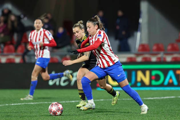 February 12, 2026, Alcala De Henares, Madrid, SPAIN: Julia Zigiotti Olme of Manchester United, ManU and Carmen Menayo of Atletico de Madrid in action during the UEFA Women s Champions League KO play-offs 1st leg match between Atletico de Madrid and Manchester United at Centro Deportivo Alcala de Henares, on February 12, 2026, in Alcala de Henares, Madrid, Spain. Atletico De Madrid V Manchester United - Champions League - ZUMAa181 20260212_zaa_a181_279 Copyright: xIrinaxR.xHipolitox