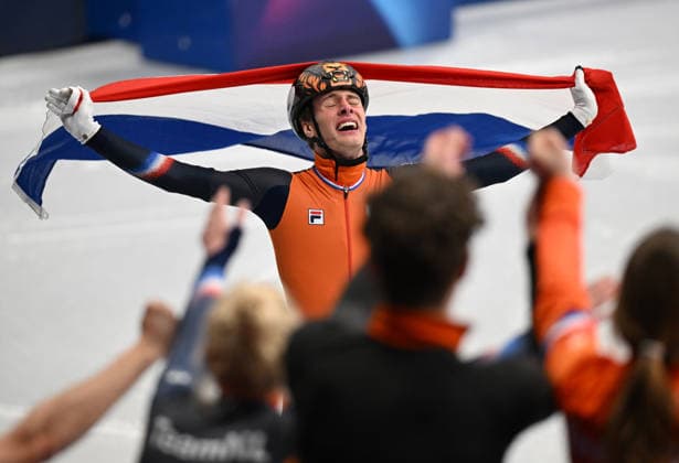(260212) -- MILAN, Feb. 12, 2026 -- Jens van T Wout of the Netherlands celebrates after the short track Speed skating, Eisschnelllauf men s 1000m final A at the Milan-Cortina 2026 Olympic Winter games, Winterspiele,Spiele, Summer games in Milan, Italy, Feb. 12, 2026. ) (MICO2026)ITALY-MILAN-OLYMPIC WINTER GAMES-SHORT TRACK SPEED SKATING-MEN S 1000M-FINALS ChengxMin 