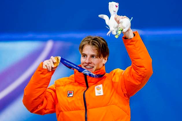 winner Jens van t Wout of the Netherlands celebrating during the medal ceremony after Men s 1000m Finals, Milano Cortina 2026 Winter Olympics: Day 6, Short Track Speed skating, Eisschnelllauf - Milano Cortina 2026 Winter Olympics: Day 6, Milano Speed Skating Stadium, February 12, 2026, Milan, Italy.