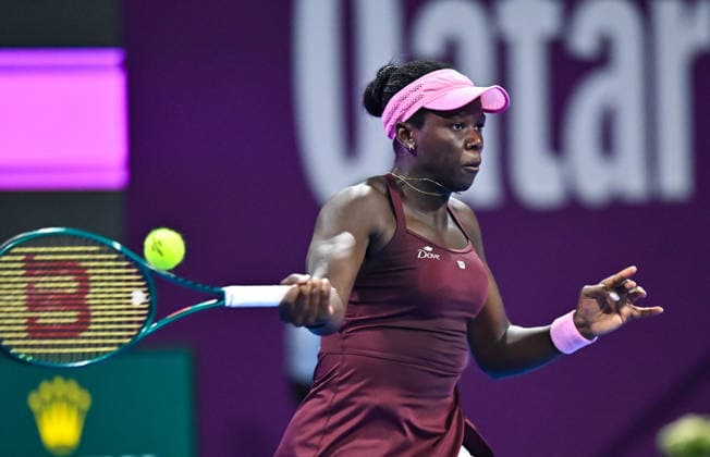 February 12, 2026, Doha, Qatar: Victoria Mboko of Canada plays against Elena Rybakina of Kazakhstan ( not in view) during their quarterfinal match at the WTA, Tennis Damen Qatar TotalEnergies Open 2026 tennis tournament at the Khalifa International Tennis Complex. Victoria Mboko won against Elena Rybakina 7-4.4-6,6-4. Doha Qatar - ZUMAs197 20260212_aaa_s197_150 Copyright: xNoushadxVariyattiyakkalx